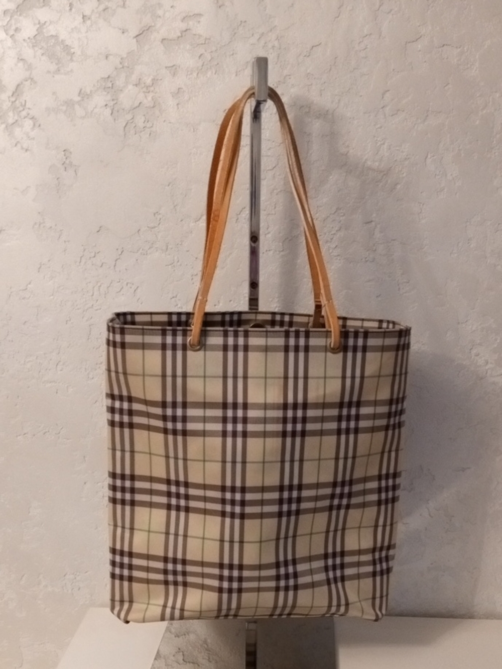 Burberry Plaid Beige Tote Bag with Tan Straps - Picture 2 of 7
